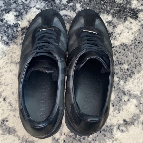 Authentic Burberry Black Plaid Novacheck Men’s Sneaker - Picture 5 of 5